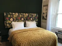 Merlindale Hotels near Culdees Castle Estate