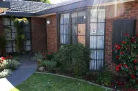 Hawthorn Holiday House Hotels near Swinburne University of Technology