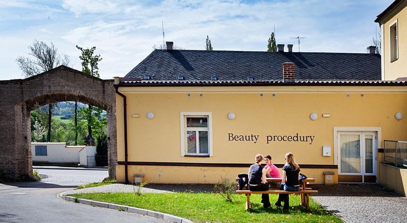 Relax Hotel Ve Dvoře