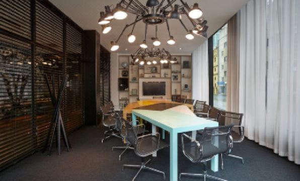 4. 시티즌M 글래스..