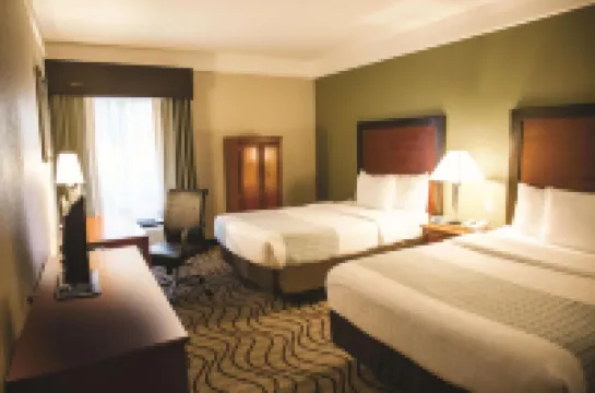 ลากินตา อินน์แอนด์สวีทส์ บายวินด์แฮม ลับบ็อก นอร์ท