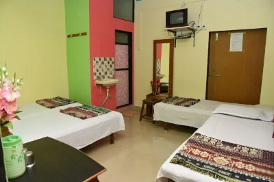 Hotel Kavijay Các khách sạn ở Brahmanwadi