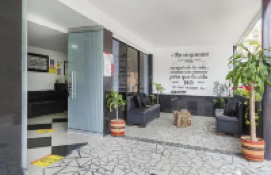 麥德林阿博拉勞雷萊斯酒店