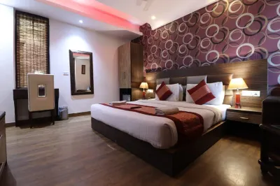 Hotel Waterfall Hotels in West Delhi