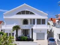 Villa Triana-Adults Only