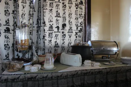 Kindoroko Hotel Отели в г. Моши