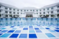White House Hotels in Ban Tak