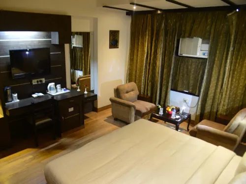 Hotel Krishna Continental - parking