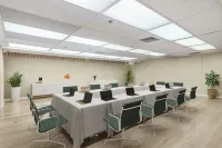 Aston Waikiki Circle Hotel