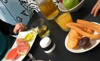 Mayerling Hotel - Housity