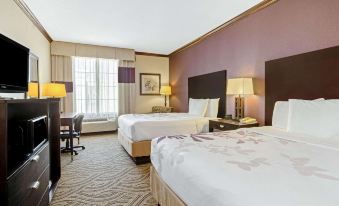 La Quinta Inn and Suites by Wyndham Ft. Worth - Burleson - Housity