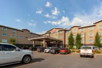 Best Western Plus Fort Saskatchewan Inn  Suites - parking