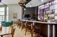 Best Western Plus St. Johns Airport Hotel and Suites - bar