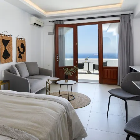 Petit Palace Suites Отели рядом с достопримечательностью «Музей-винодельня»