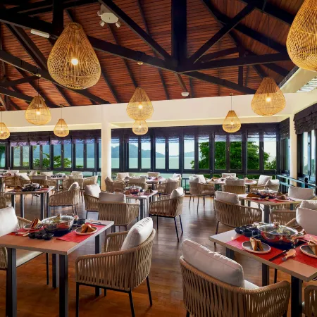 DoubleTree by Hilton Damai Laut Resort