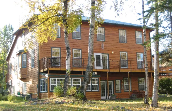 阿拉斯加湖露西爾食宿酒店