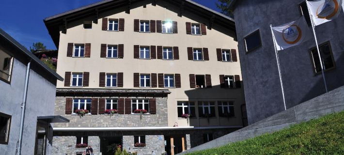 Zermatt Youth Hostel Отели в г. Церматт