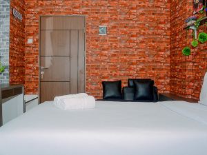 Comfy and Contemporer Studio Kemang View Apartment