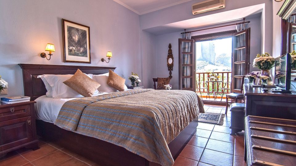 Hotel Doupiani House
