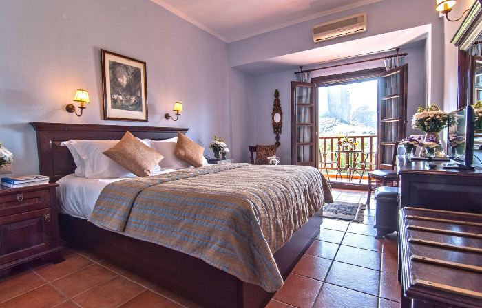 Hotel Doupiani House