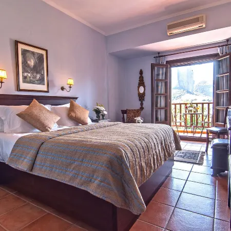 Hotel Doupiani House