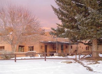 Old Taos Guesthouse B&B