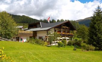 Schi- Und Wanderhotel Berghof