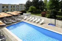 Novotel Mâcon Nord – Porte de Bourgogne - Kolam Renang