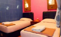 Mojokerto Guesthouse Hotel dekat TOKO TERPAL MOJOKERTO
