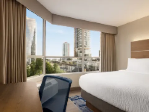 ホリデイ イン エクスプレス バンクーバー メトロタウン （バーナビー） by IHG バーナビーのホテル