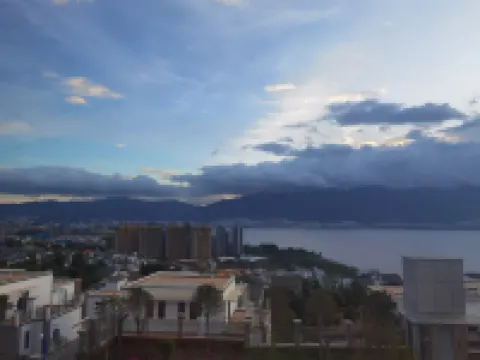 Dali Canger Xiaozhu Scenic Apartment (Huadian Road No.1)