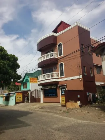 Qbens Lodge Отели рядом с достопримечательностью «Тандаг Бульвар»