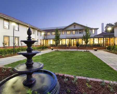 Hotel Kurrajong Canberra Hotels in Barton