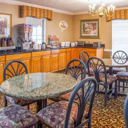 Super 8 by Wyndham Covington