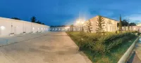 Wicket White Villa Hotels in Photharam