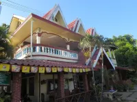 Don Khong 1 Guesthouse Hotels near Don Khone Island