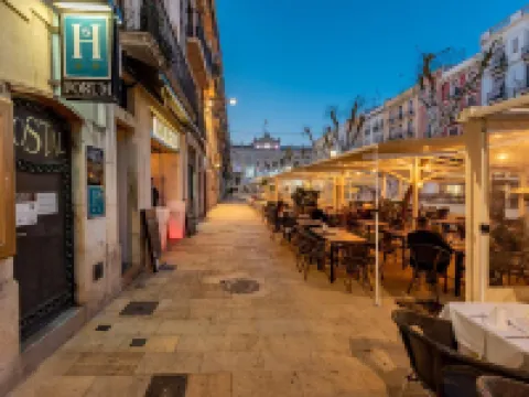 塔拉戈納論壇飯店 塔拉戈納水渠附近的飯店