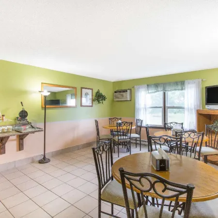 Days Inn by Wyndham Denison IA