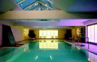 Court Hotel - Pools