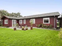"Harrieth" - 16km from the Sea