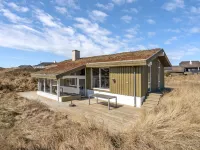 "Fanney" - 100m from the Sea