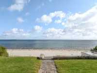 "Keti" - 5m from the Sea