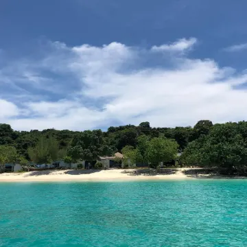 Paradise Resort Phi Phi Отели рядом с достопримечательностью «Пляж Лонг-бич»
