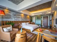 Eclat Hotels near First Mountain