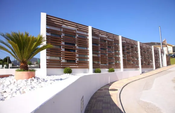 拉斯塞雷納斯康塔布里科海水浴酒店