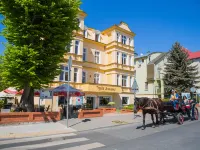 Villa Antares I & II Hotels near Neptun