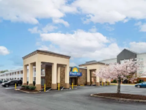 デイズ イン バイ ウィンダム シャーロッツビル / ユニバーシティ エリア シャーロッツヴィルのホテル