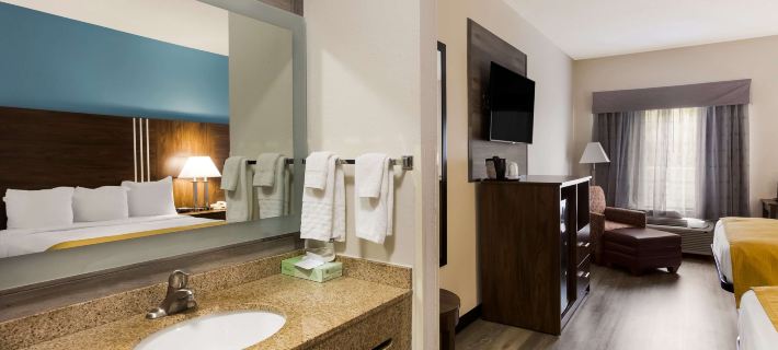 Best Western Crossroads Inn Hotels in Lake County