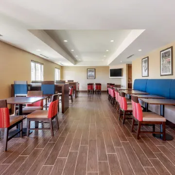 Comfort Inn & Suites