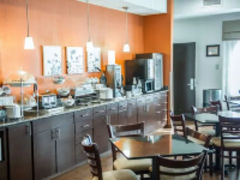 สลีปอินน์ โอฟอลลอน ใกล้ไอ-64 โรงแรมในSt. Clair County